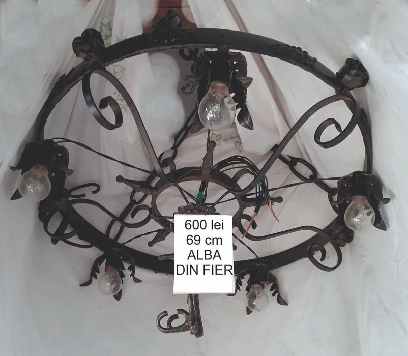 Lustre din fier si coarne de cerb