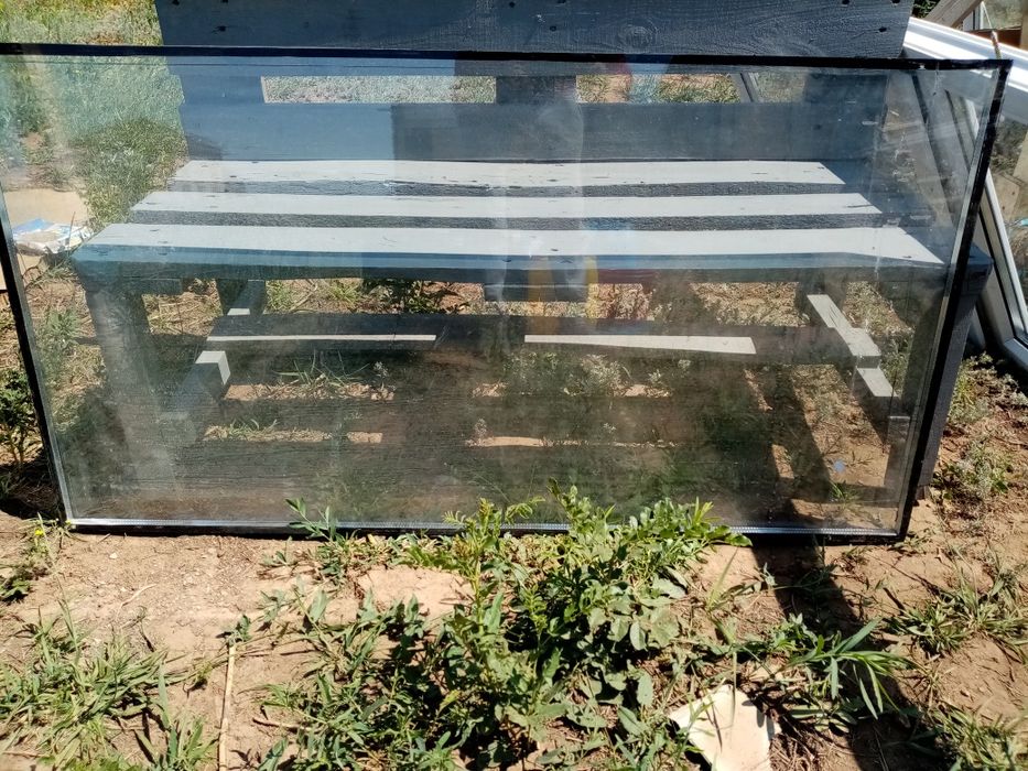 Срочно продам пластиковый окно и без рамы стекло