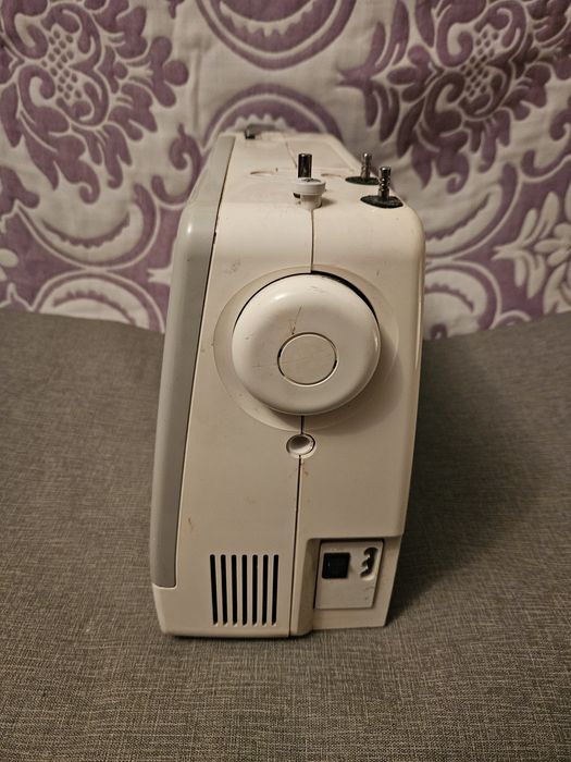 Швейная машинка Janome model EL532