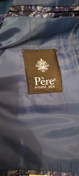 Продам костюм классический