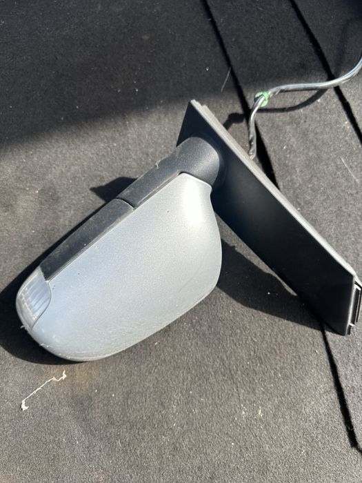 Огледало ляво дясно за Vw Touran t1 с мигач и подгрев ел регулиране