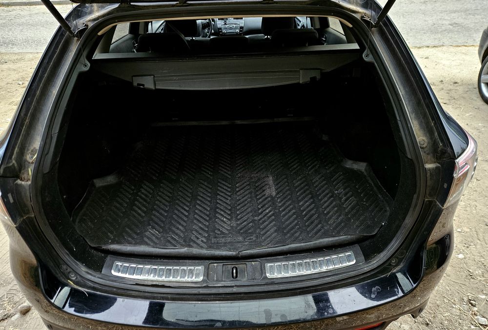 Mazda 6; 2.2 дизел; комби