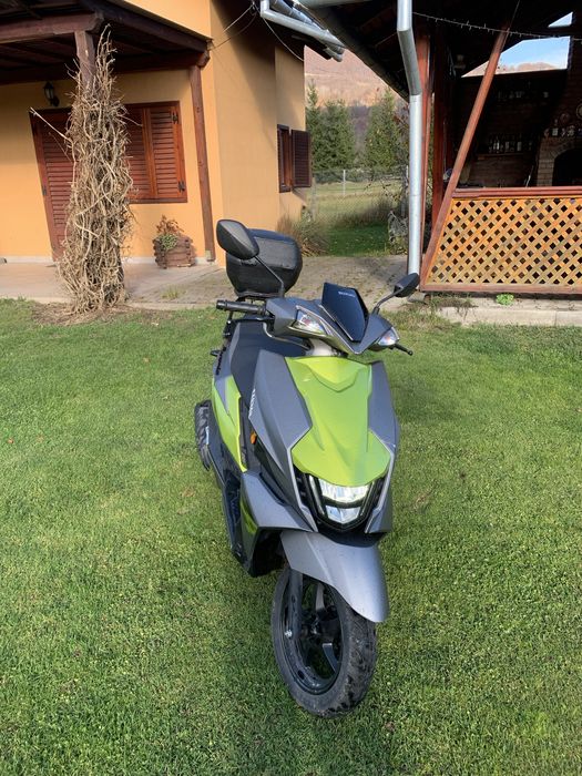 Vând Scuter Suzuki 125cc