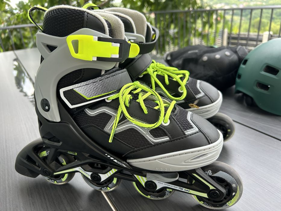 Role roller skating set complet cu casca si protectii incheieturi