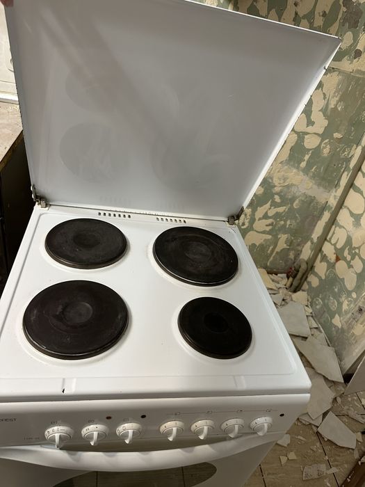 Продам электроплиту Гефест б/у