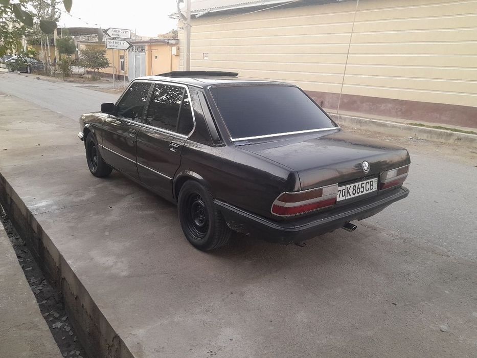 BMW E28. MADIL  mashina