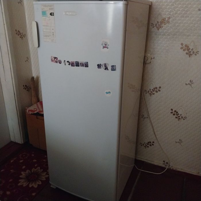 Сдам комнату с подселением мужчине . Добролюбова 45/1  долгосрочно .