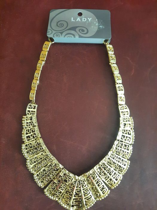 Комплекты серьги + колье