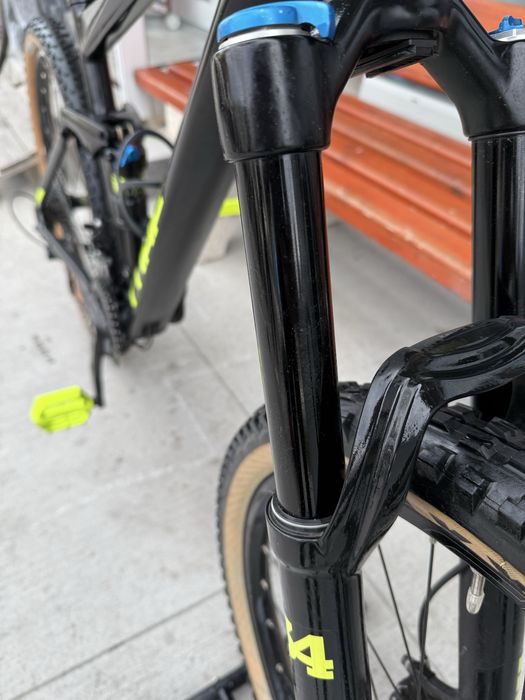 Планински велосипед Мекица Cube  за скачане. 27.5/L