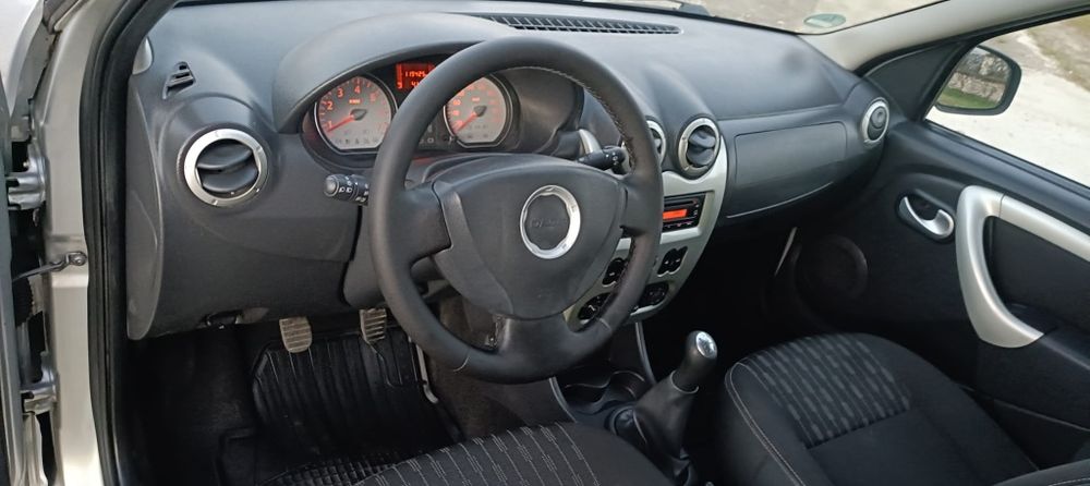 Dacia Logan Mcv An 2012 Motor 1.6 16 valve 7 locuri  euro 5