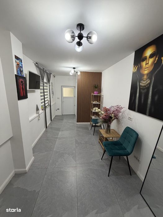 Închiriere Salon
