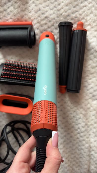 Маша dyson HS08 Airwrap