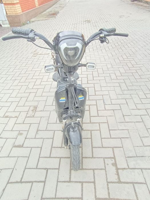 Продам электро скутер 75000