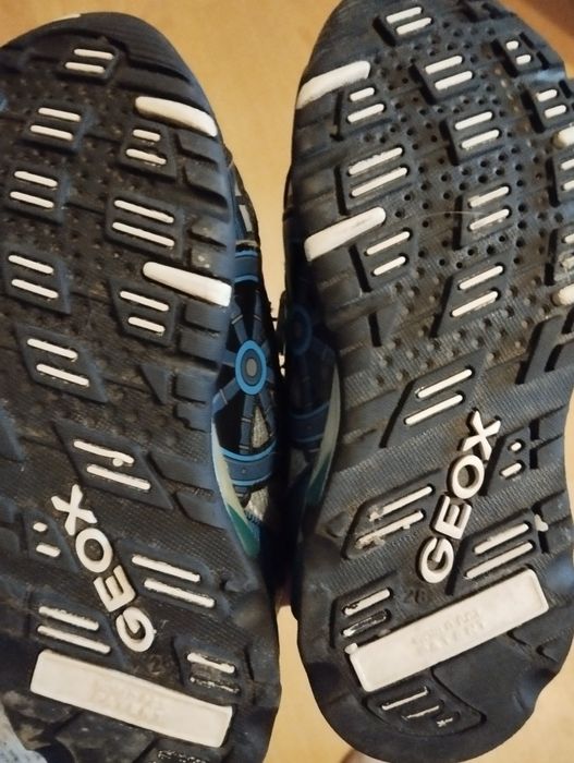 Ghete și adidași Geox cu lumini+ bluză cadou