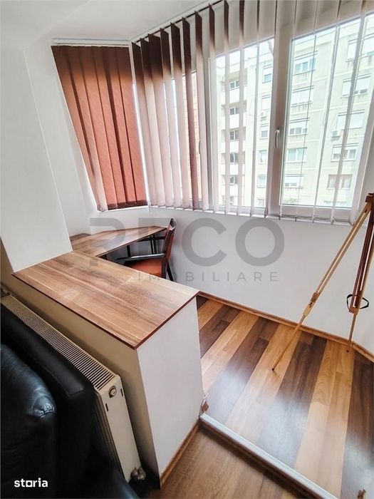 RECO Apartament renovat cu camere Decomandat cu lift