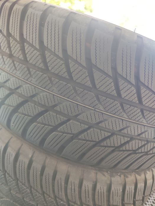 4 бр зимни 225/50/17 Bridgestone 22г