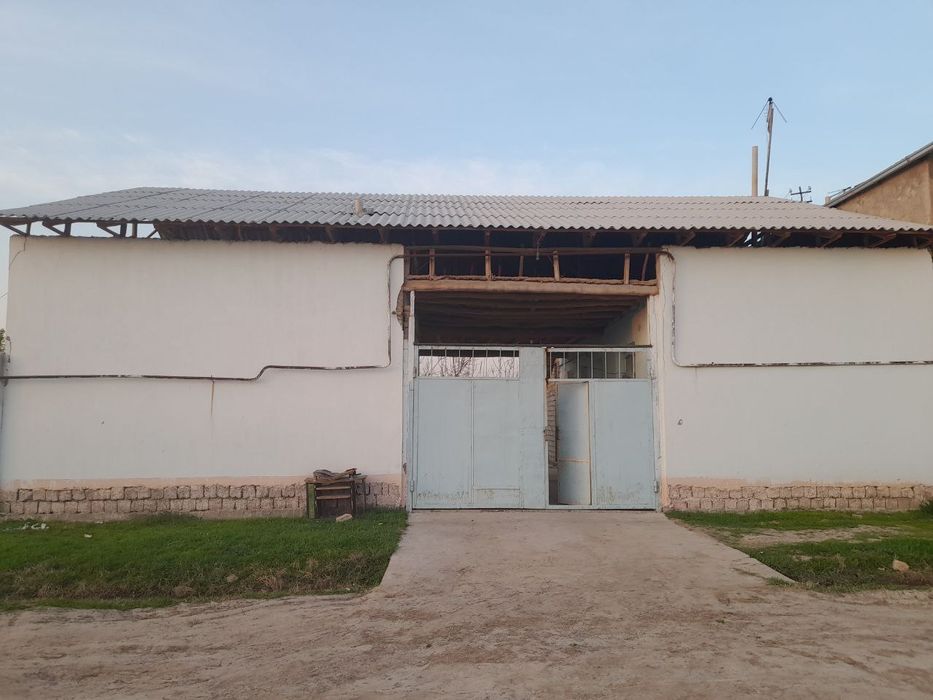 Hovli sotiladi 12 sotix