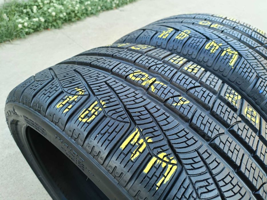 Doua anvelope iarna 245 35 20 pirelli sottozero 2 profil de 7,8 mm