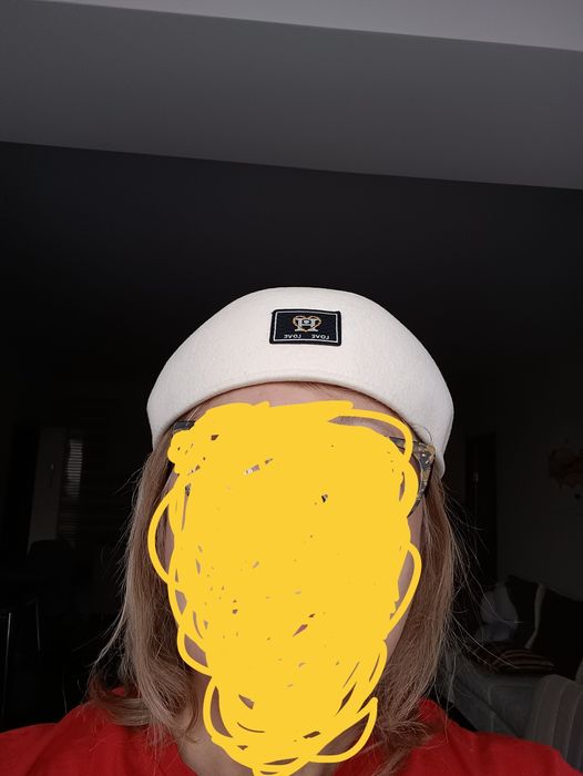 Продаю стильный кепи берет