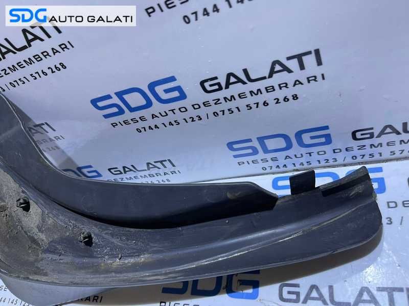 Aparatoare Protectie Noroi Roata Janta Dreapta Fata Ford Kuga 1 2008 - 2013 Cod 8V4J-16A262-AD 8V4J16A262AD