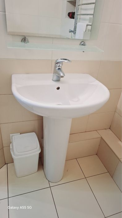 Продам б/у сантехнику раковину с пьедесталом унитаз в отличном состоян