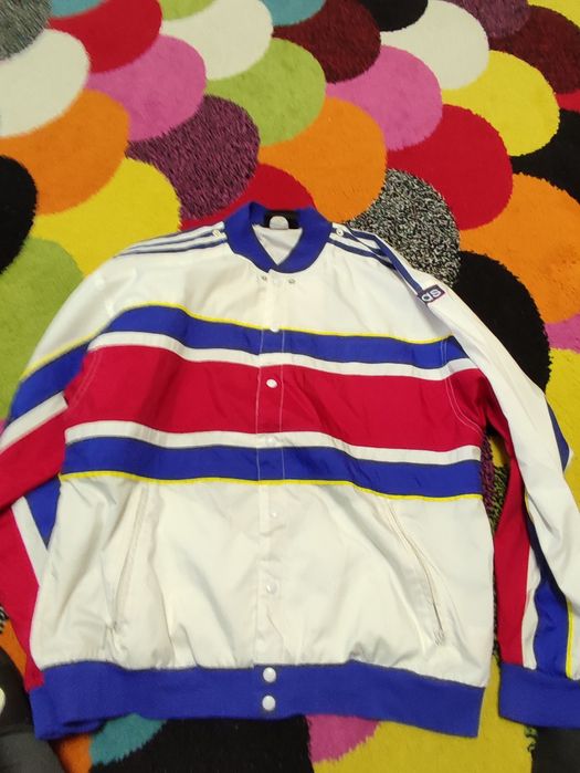 Vând jachetă Adidas