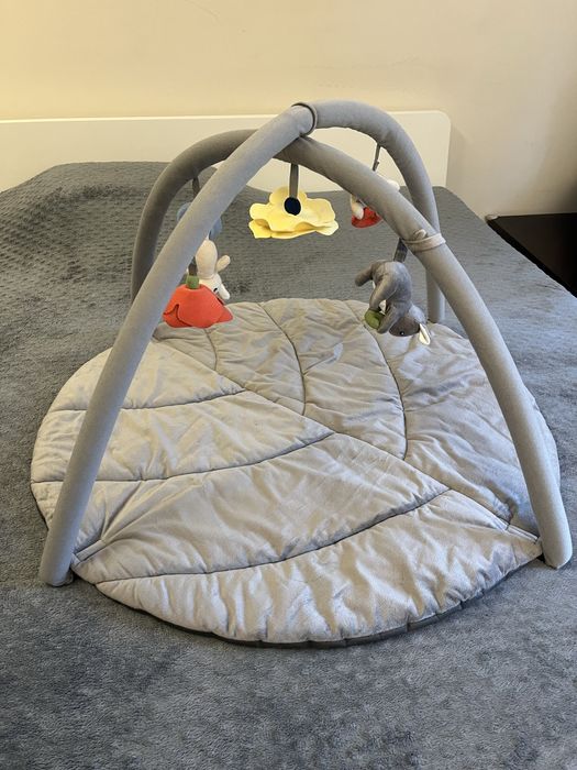 Активна гимнастика за бебе 0+