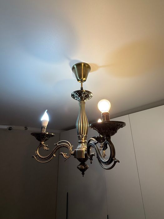 Продам люстру 5000 тг