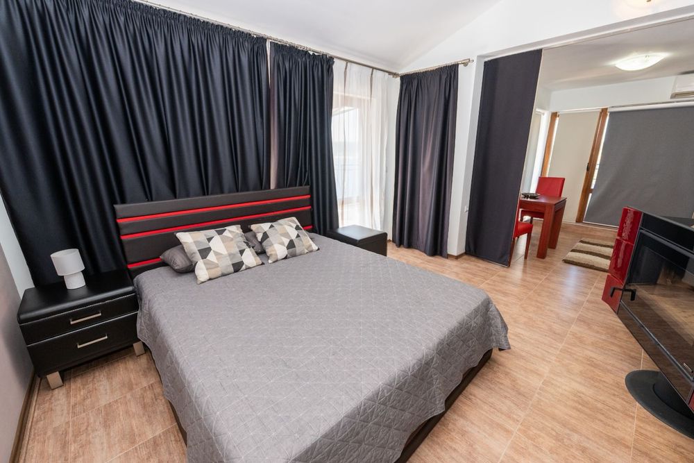 Самостоятелна къща под наем в Созопол с  частен плаж!!!