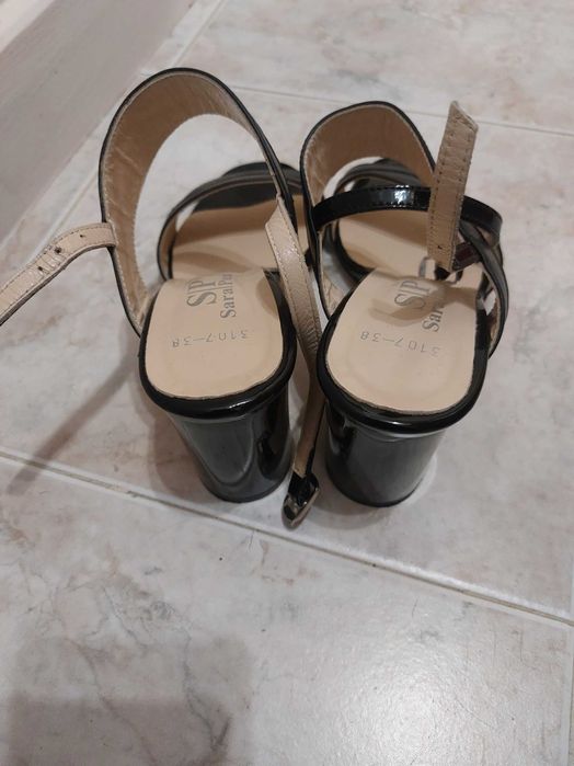 Сандали черни кожени  на марката Сара пен