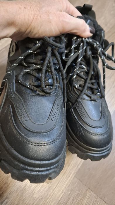 Тёплые ботинки  Crosby.