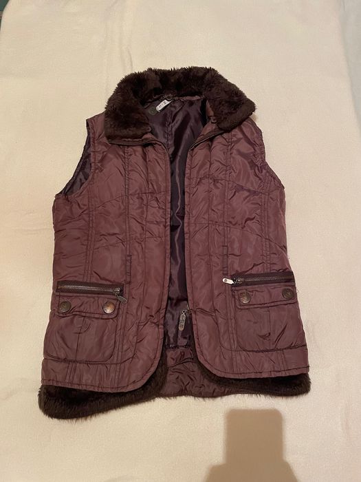 Удобно кафяво елече