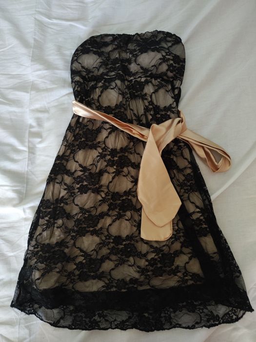 Официална дантелена рокля