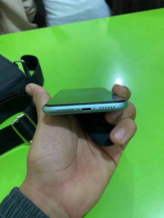 Iphone 11 sotiladi xolati alo polni radnoy karobka dak bor