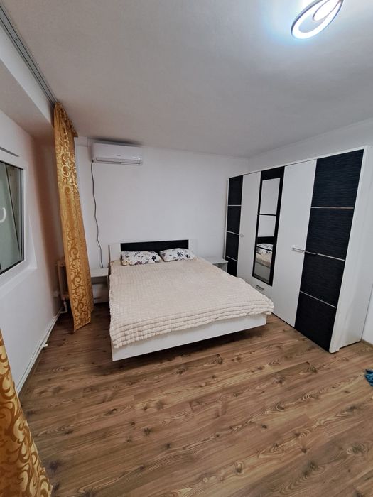 Închiriez apartament 2 camere în Mangalia – loc de parcare