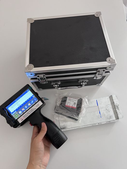 Продаем ручной принтер.