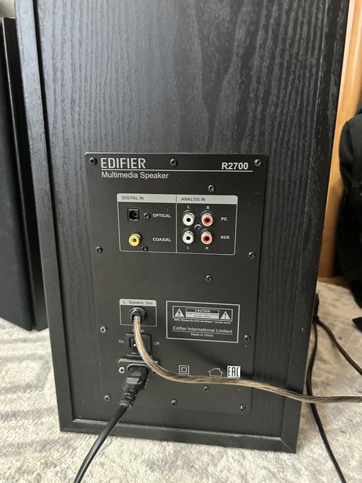 Продам колонки Edifier R2700
