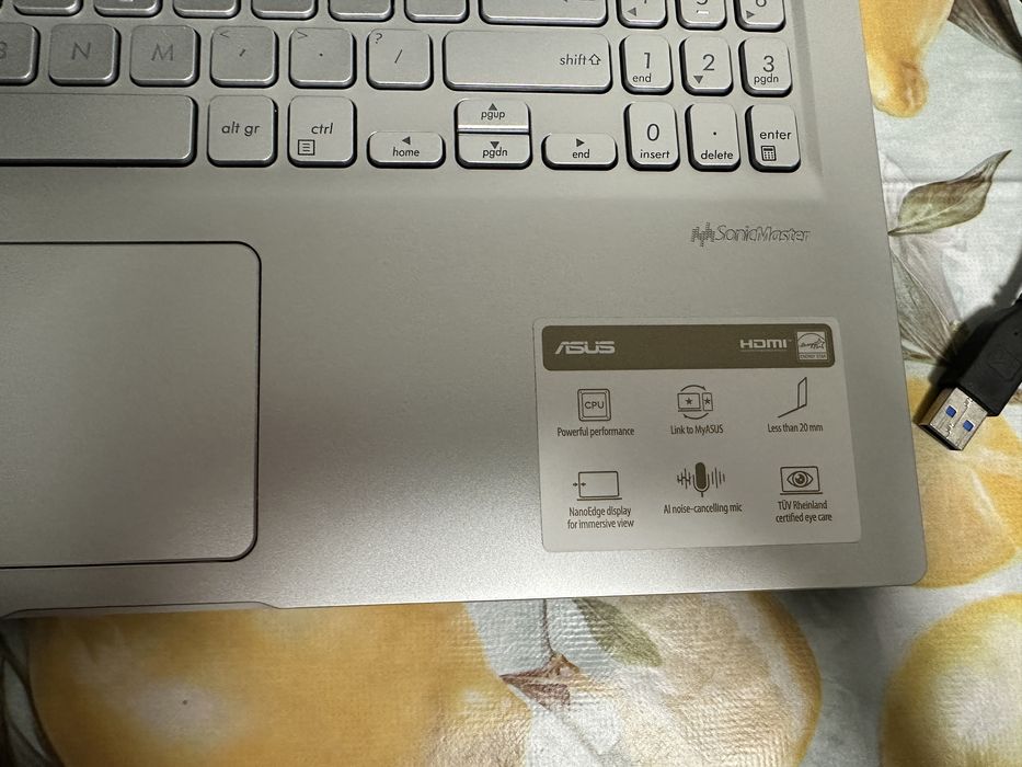 Laptop Asus A516KA- ca nou, cu incarcator si cutie, are garantie pana in Noiembrie 2026