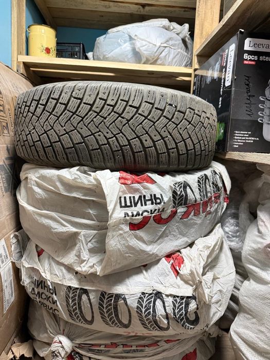 Продам зимние шины б/у на кроссовер