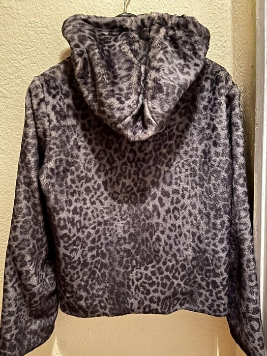 Продавам дамско яке