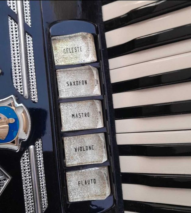 Vând acordeon Paolo Soprani 120 Basi