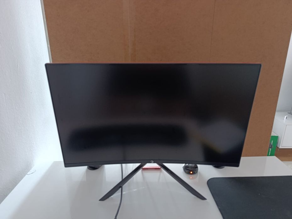 Геймърски компютър - с монитор , клавиатура , мишка