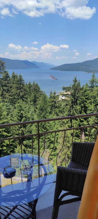 Заменям/продавам хотел,яз.Доспат