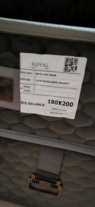 Продавам двулицев матрак