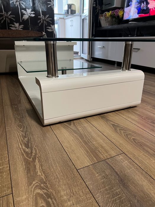 Маса за хол/ всекидневна