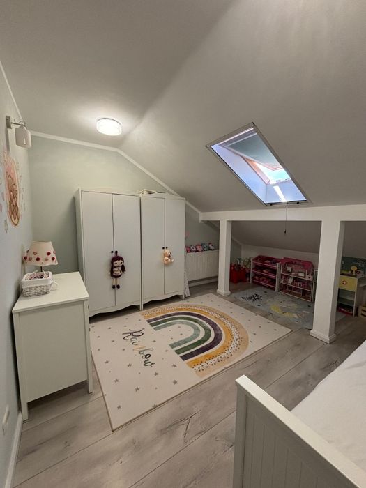 Vand apartmant pe doua niveluri