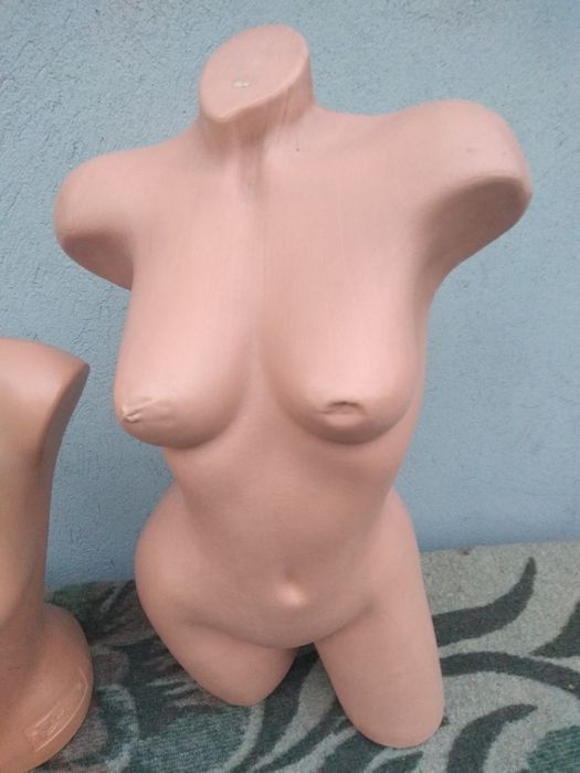 Женски манекени торове ,два броя .