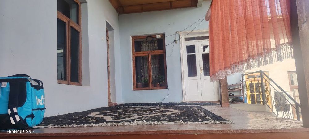 Uy 8 sotik Zangiota Bossuv