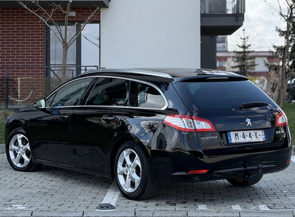 Peugeot 508 2.0 HDI Allure / Panoramic/HeadUp/Bi-Xenon/Navi/Piele