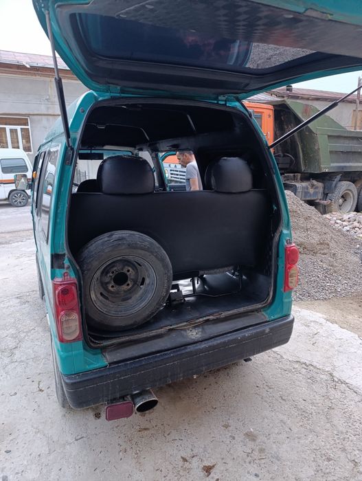 Damas srochna sotiladi